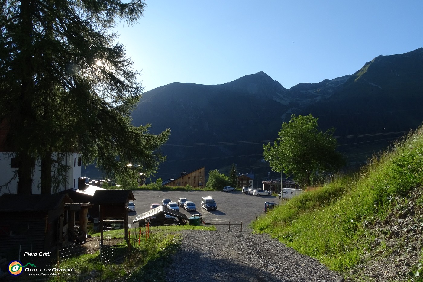 98 E infine...rientro al piazzale-parcheggio dell'Albergo K2.JPG